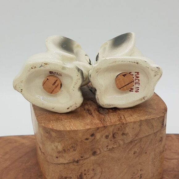 Hound Dog Salt & Pepper Shakers ceramic - Picture 6 of 6